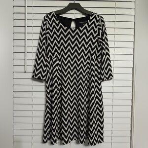 Danillo boutique chevron print dress size 10